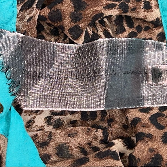 Medium Leopard Print Teal Blouse Sleeveless Button Front Lightweight Semi Sheer - Picture 8 of 11